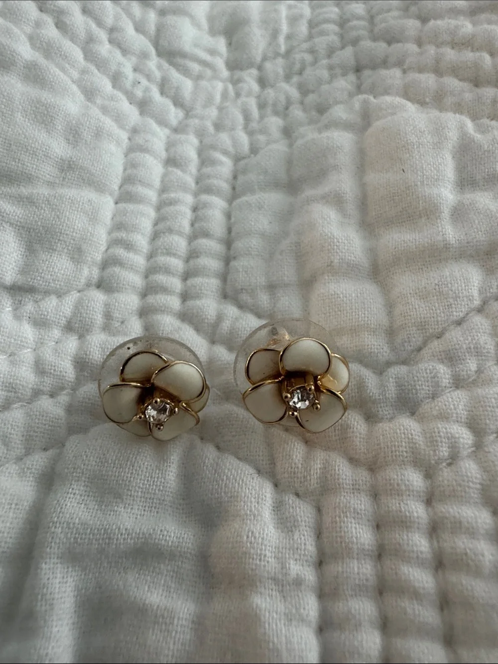 Kate Spade Gold Tone Ivory Flower Statement Necklace and Earrings Set